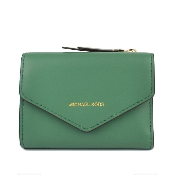 Michael Kors Handbags - Micheal kors blakely wallet new with tags unique